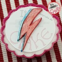 itsonlycake.de-david-bowie-big-cupcake-topper-fondant11s