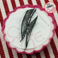 itsonlycake.de-david-bowie-black-cupcake-topper-fondant05s