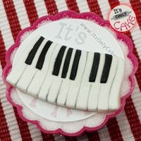 itsonlycake.de-klaviertasten-piano-keys-cupcake-topper-fondant01s