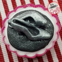 itsonlycake.de-tina-turner-black-cupcake-topper-fondant11s